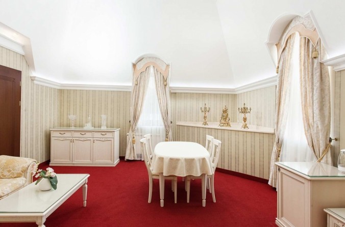 Двухкомнатный двухместный номер (Люкс — 56 м2)